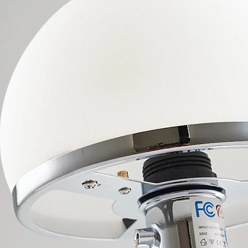 Borgå Bordlampe – Glas & Metal, Skandinavisk Design - Billede 5